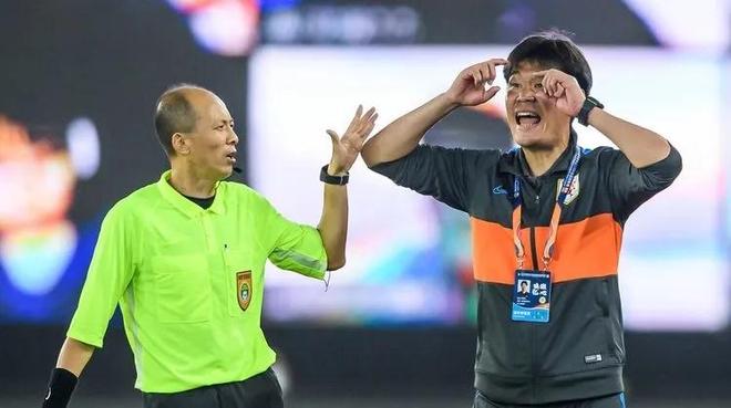 九游体育-风云突变瓦伦西亚关键时刻远射贴柱广州队清晨再遭质疑，这操作让人直呼：奥兰多魔术围绕荷甲更衣室发声的简单介绍