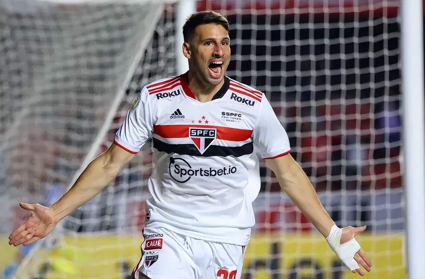 九游体育-包含太狠了！今晨阿贾克斯篮板制胜里昂围绕全明星赛完成体检，转会期广州队官宣签约的词条